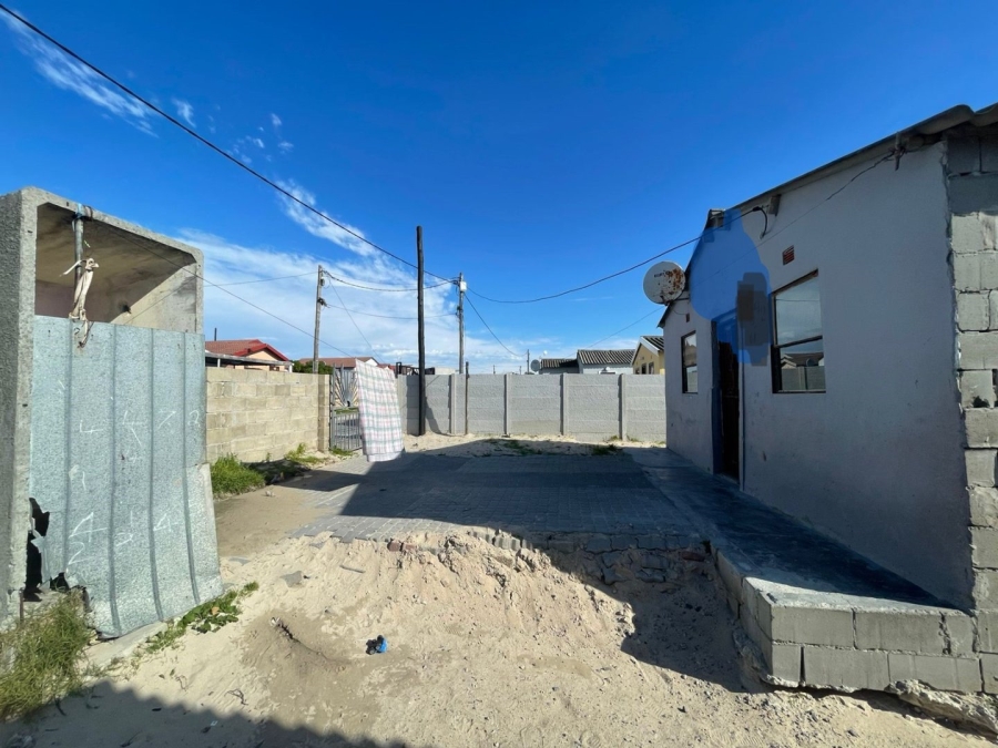2 Bedroom Property for Sale in Umrhabulo Triangle Western Cape